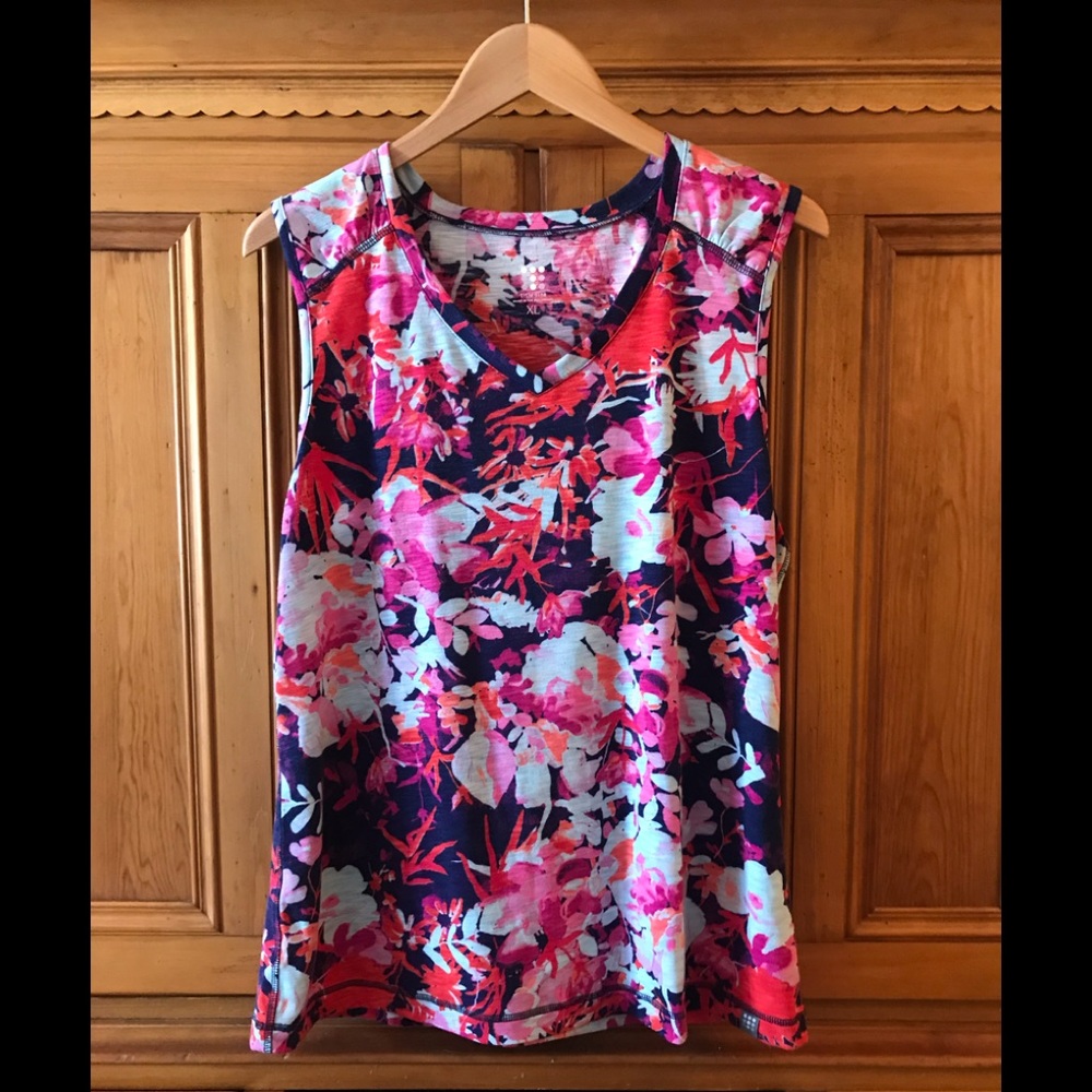 🌸 TITLE NINE🌸 Top XL 🌸 Comfy & Beautiful!